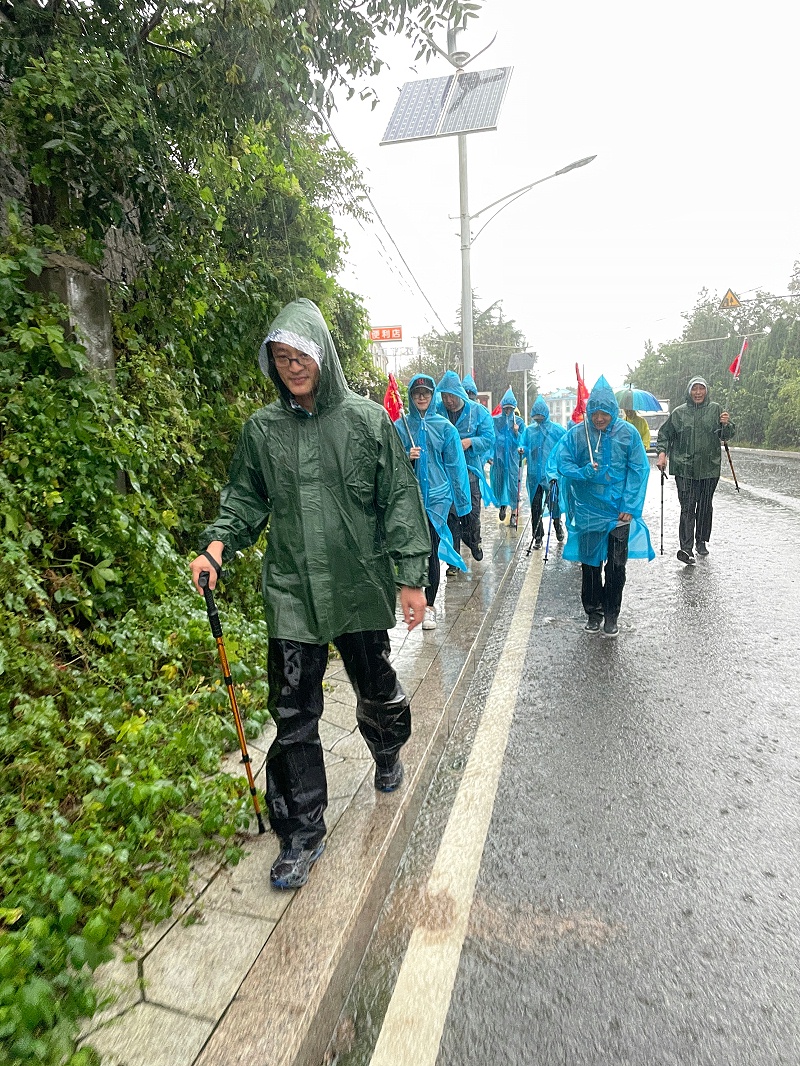 青島中新華美總經理王東親自帶隊